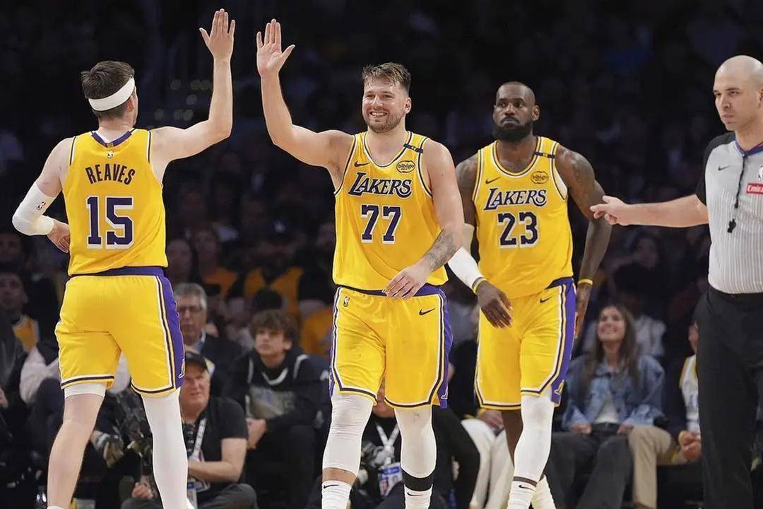 广发体育平台官网-NBA日本赛开打，火箭队大胜湖人