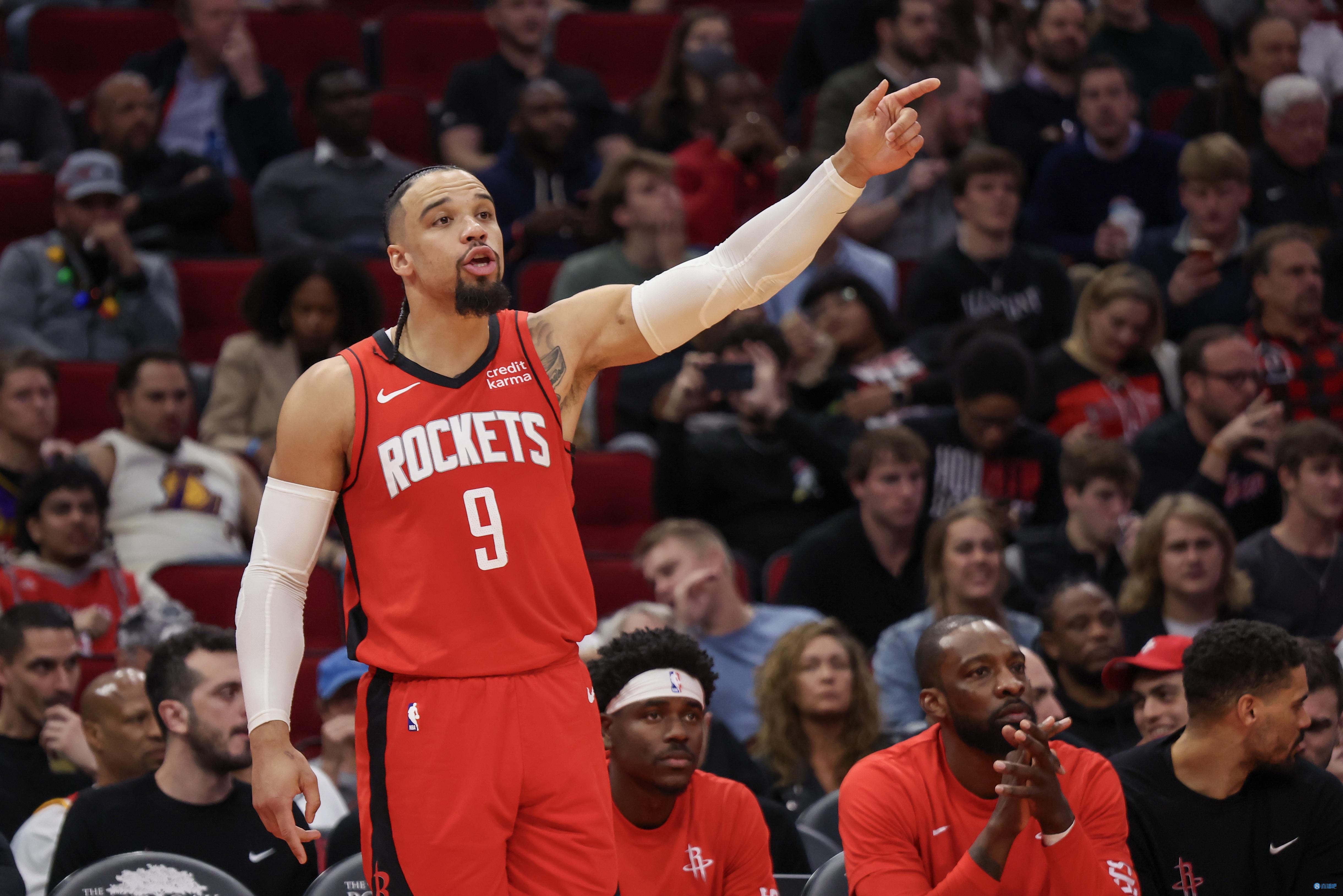 NBA日本赛开打，火箭队大胜湖人