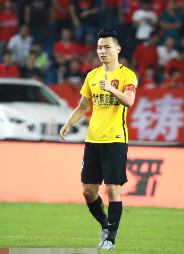 包含上港主帅战术调整，迎战国安强手的词条