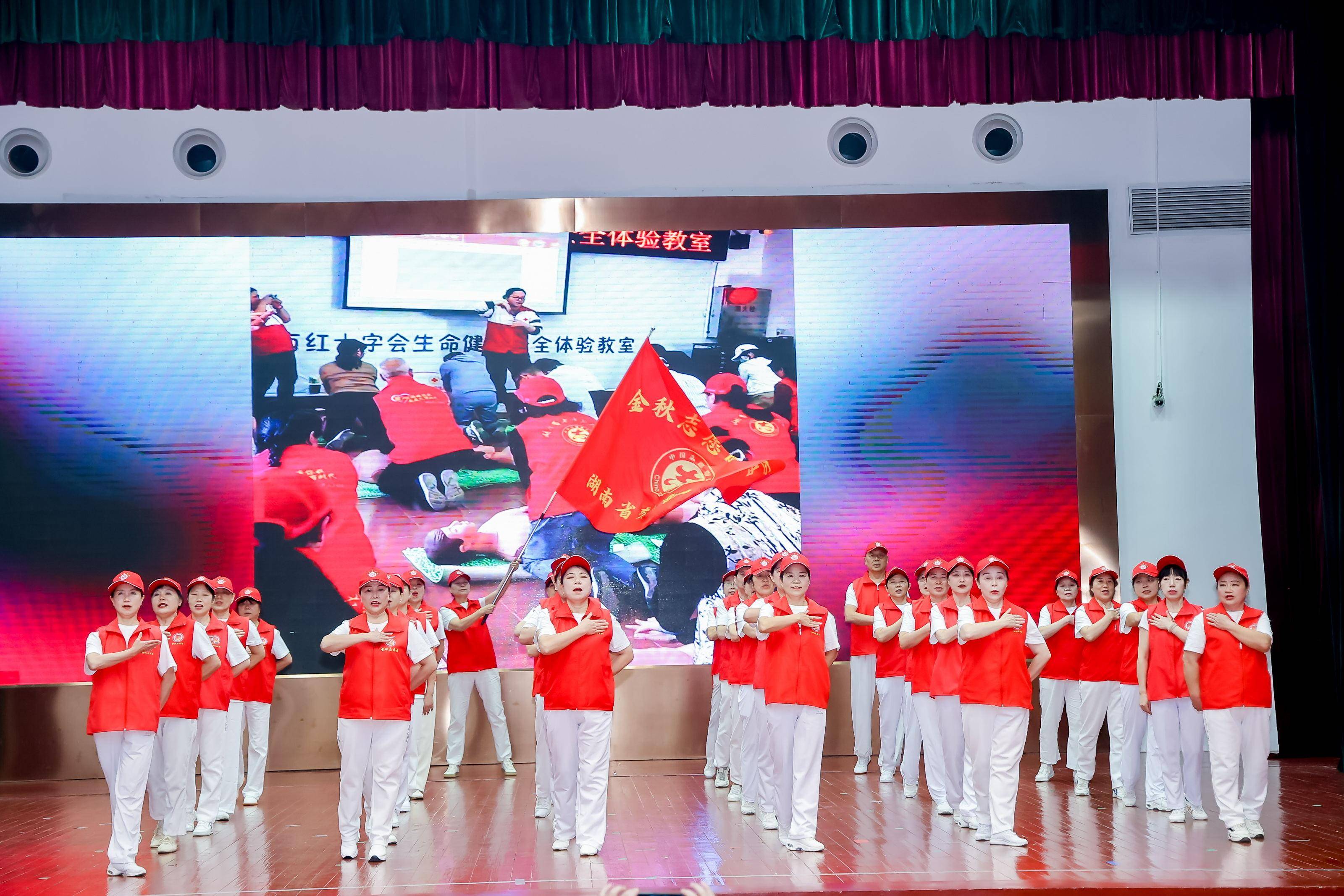 东欧篮球联赛掀起热潮，精彩纷呈